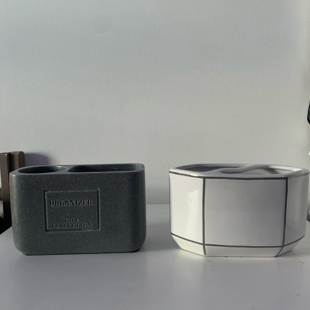 Desk top organizers/makeup brush holders